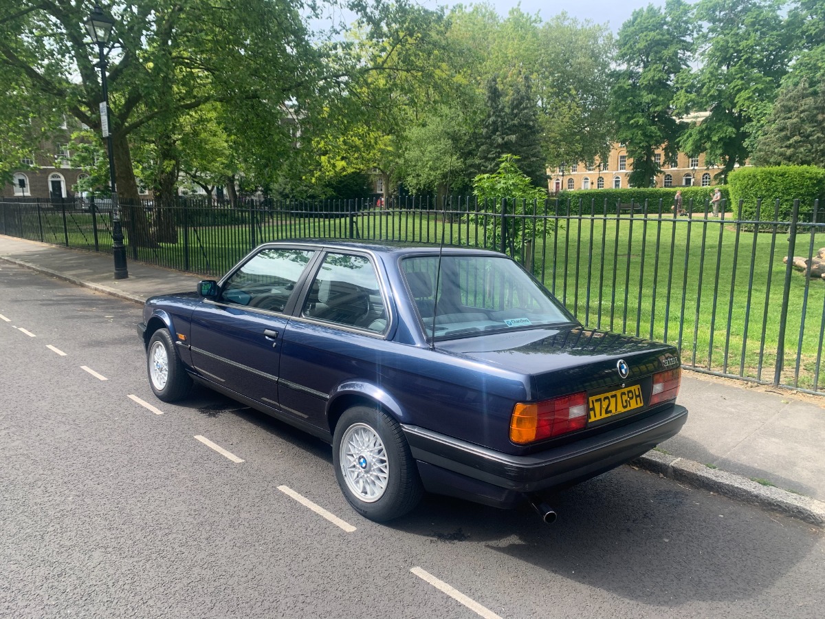 1990 BMW 3 Series Image 2